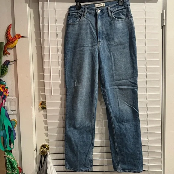 NWOT Abercrombie & Fitch The 90’s Straight Ultra High Rise Curve Love Denim Jean - Picture 2 of 5